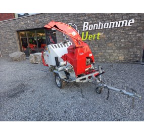Broyeur de branches sur remorque Bugnot BVN56